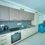 Spacious, Bright & Modern 3 Bedrooms, Balcony Apic1-1 Appartamento *