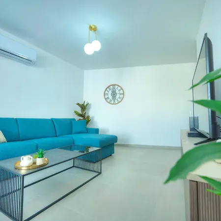 Spacious, Bright & Modern 3 Bedrooms, Balcony Apic1-1 Appartement