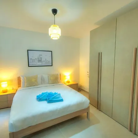 Spacious, Bright & Modern 3 Bedrooms, Balcony Apic1-1 *