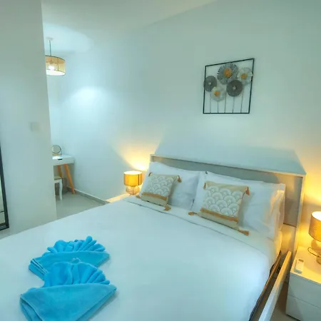 Spacious, Bright & Modern 3 Bedrooms, Balcony Apic1-1 Appartement