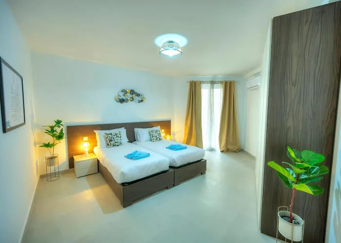 Spacious, Bright & Modern 3 Bedrooms, Balcony Apic1-1 Apartament