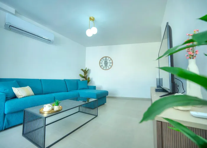 Spacious, Bright & Modern 3 Bedrooms, Balcony Apic1-1 Apartamento