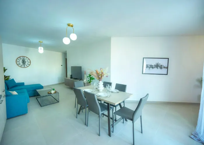 Apartamento Spacious, Bright & Modern 3 Bedrooms, Balcony Apic1-1 *
