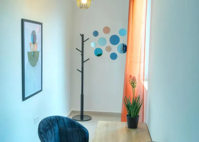 Spacious, Bright & Modern 3 Bedrooms, Balcony Apic1-1 *